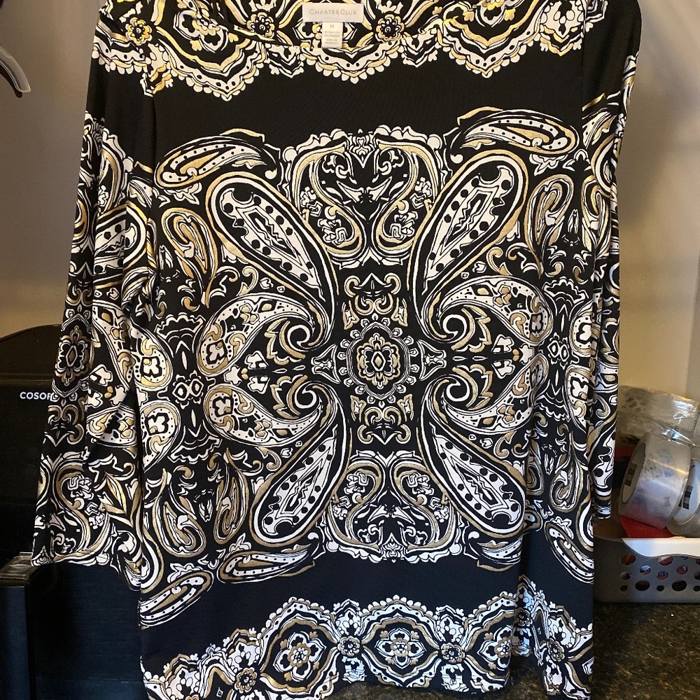 Charter Club Women’s top medium